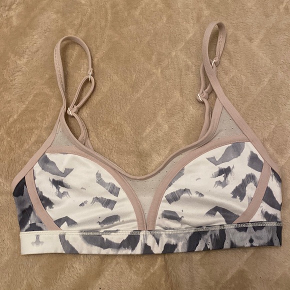 Lululemon sport bra - Picture 1 of 3